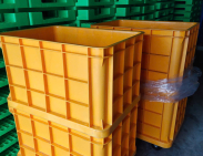 Mua thùng nhựa đặc số lượng lớn