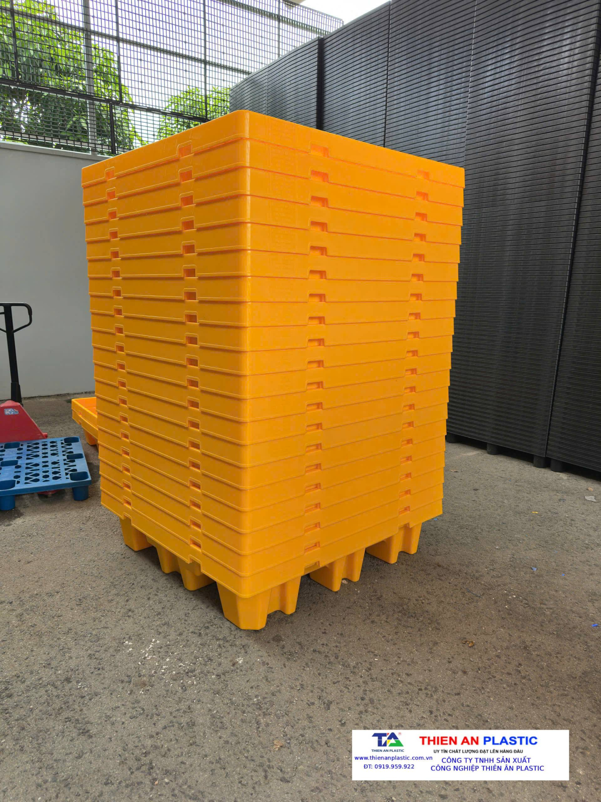 Pallet nhựa chống tràn Thành phố Thủ Đức