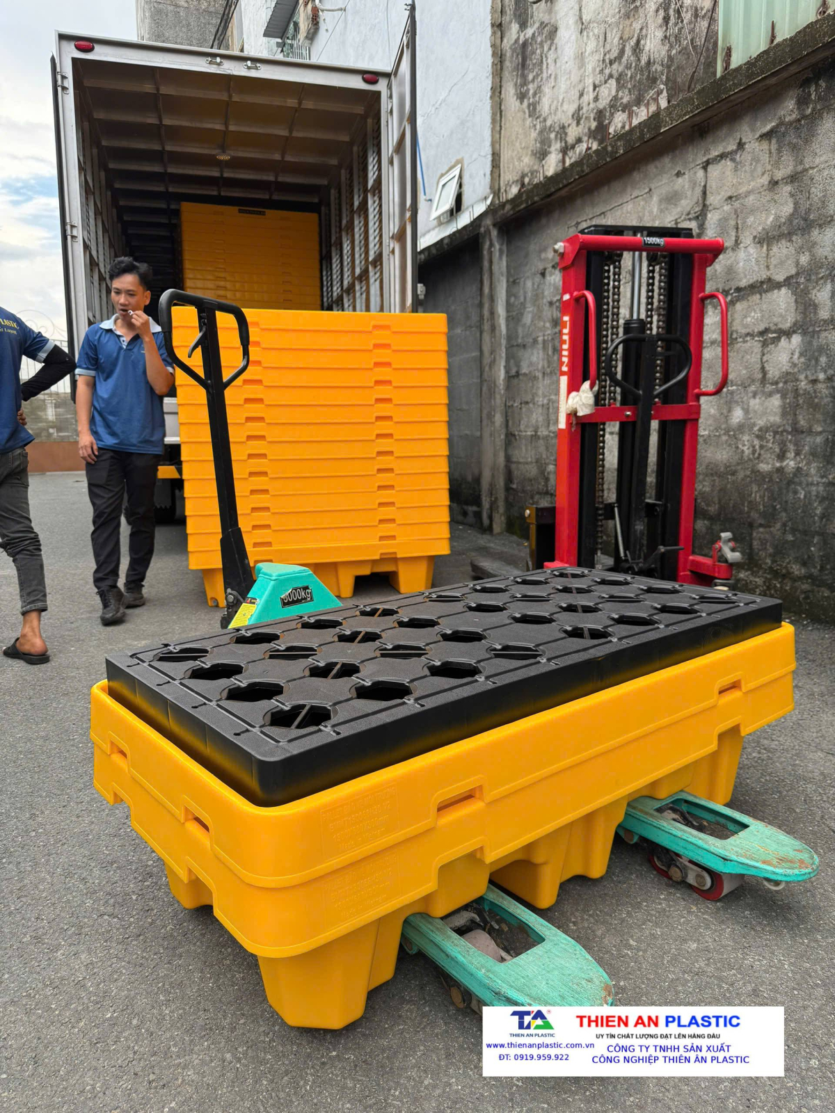 Pallet nhựa chống tràn Quảng Bình