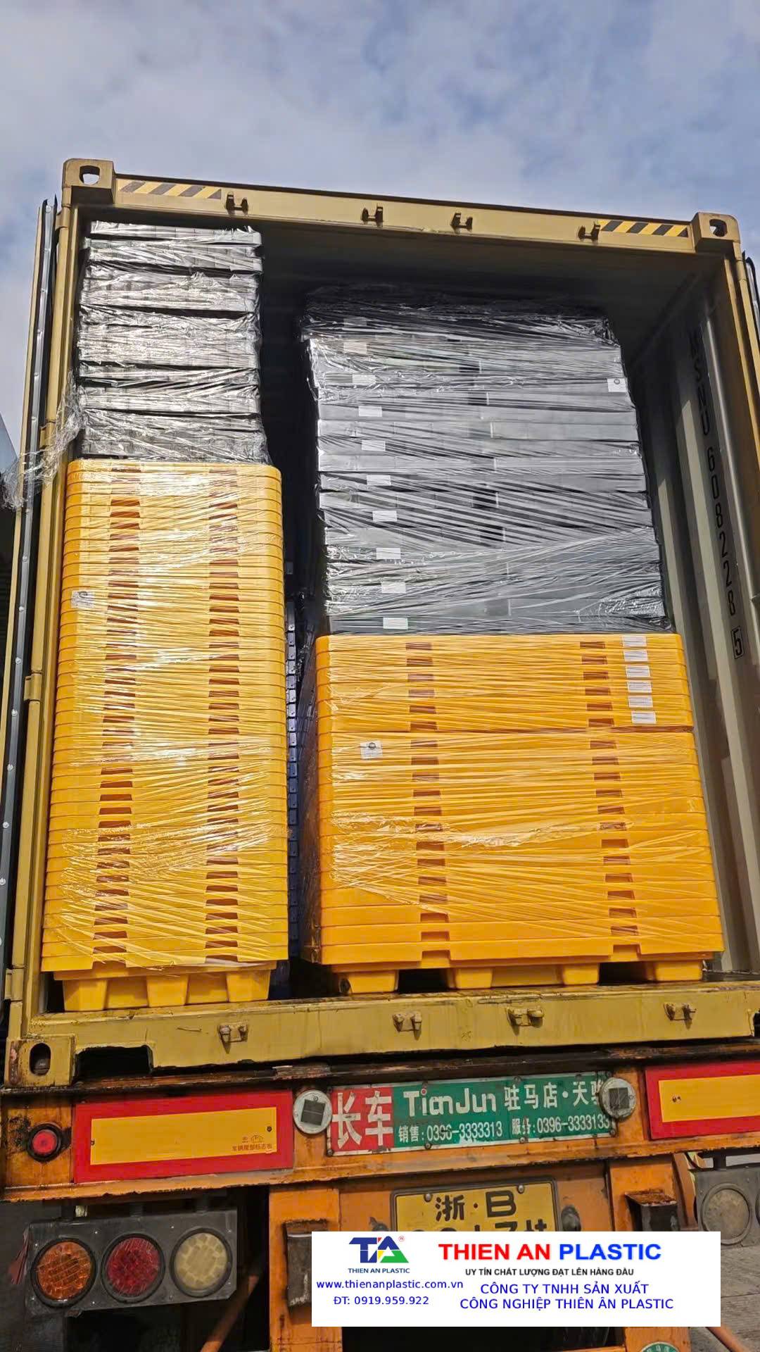Pallet nhựa chống tràn Bến Tre