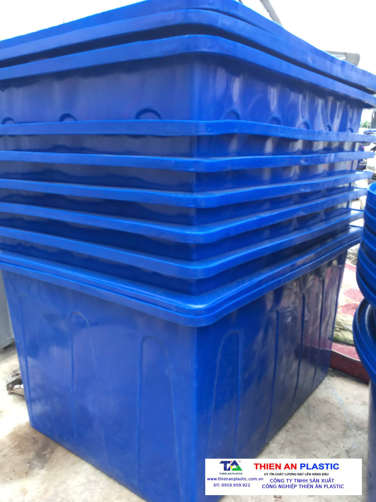 Thùng Nhựa Lớn Kon Tum