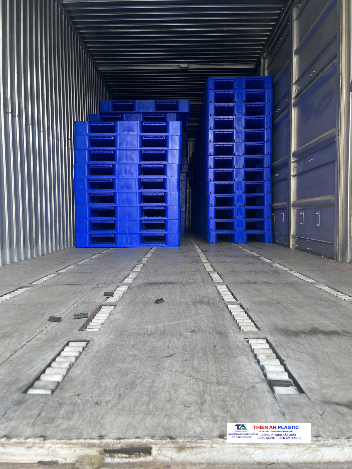 Pallet nhựa xuất khẩu Cà Mau