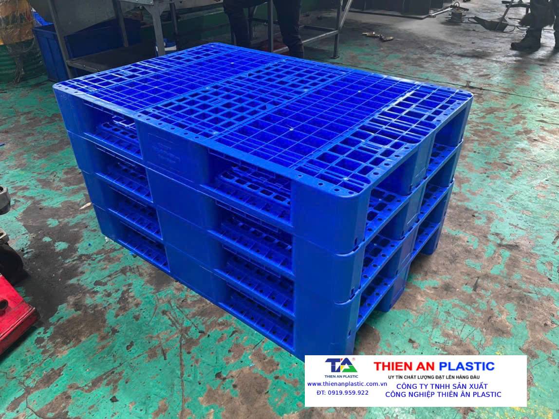 Pallet nhựa xuất khẩu Cần Thơ