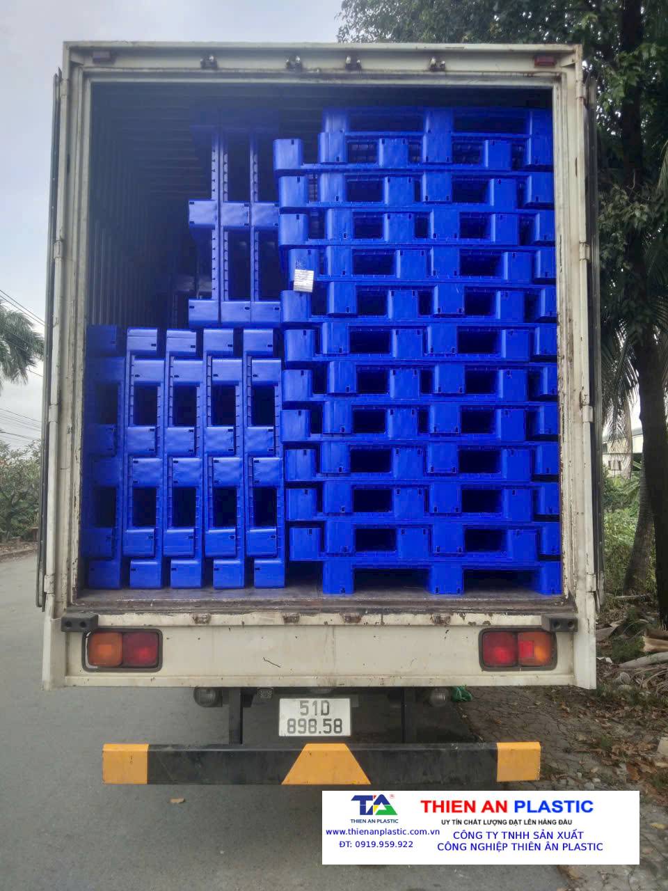 Pallet nhựa xuất khẩu Quận Tân Phú