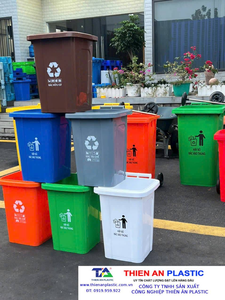 Thùng rác công cộng Quận 2