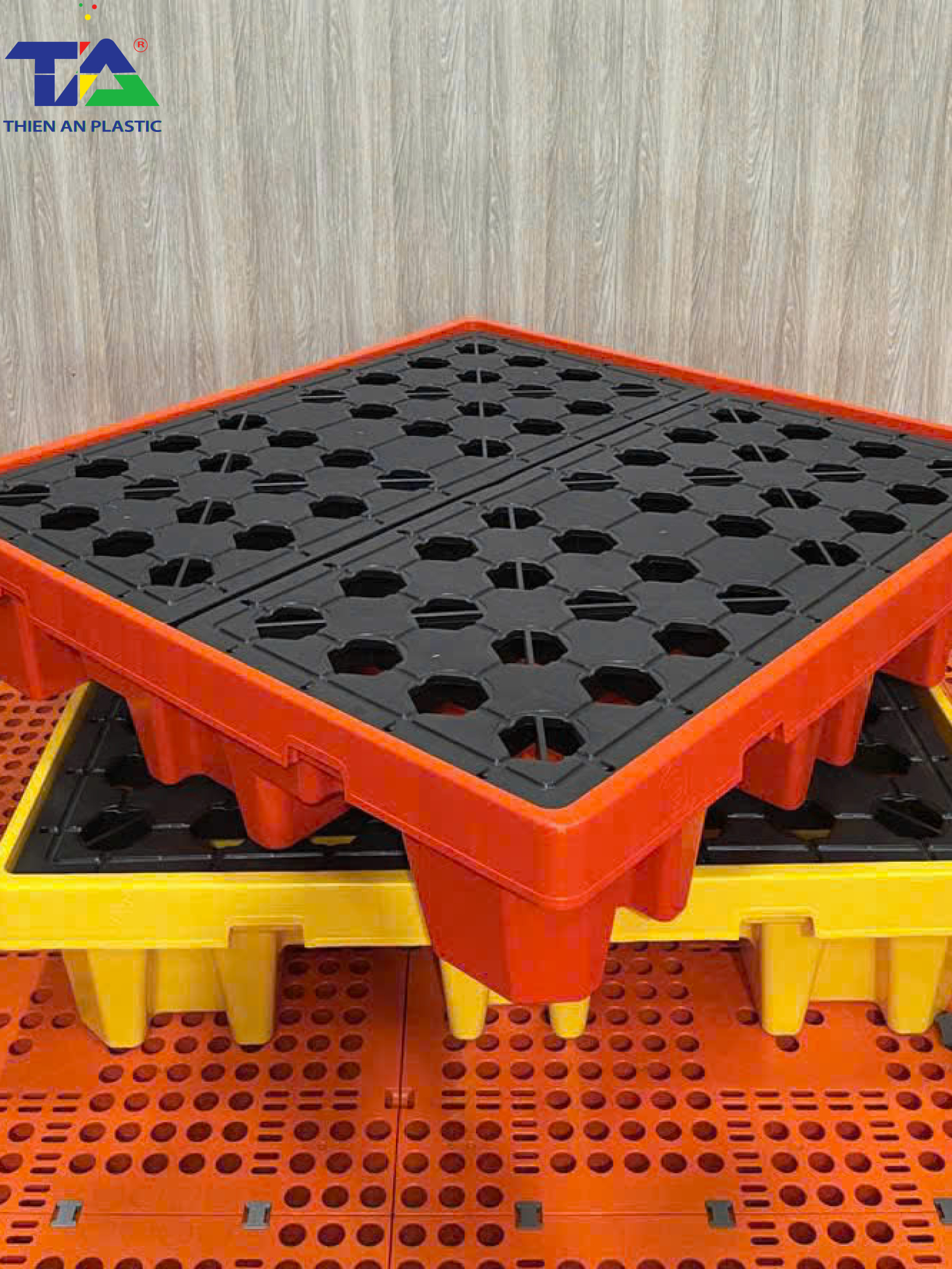 Pallet Nhựa Chống Tràn 4 Phuy Cao (KT: 1300 x 1300 x 300mm)