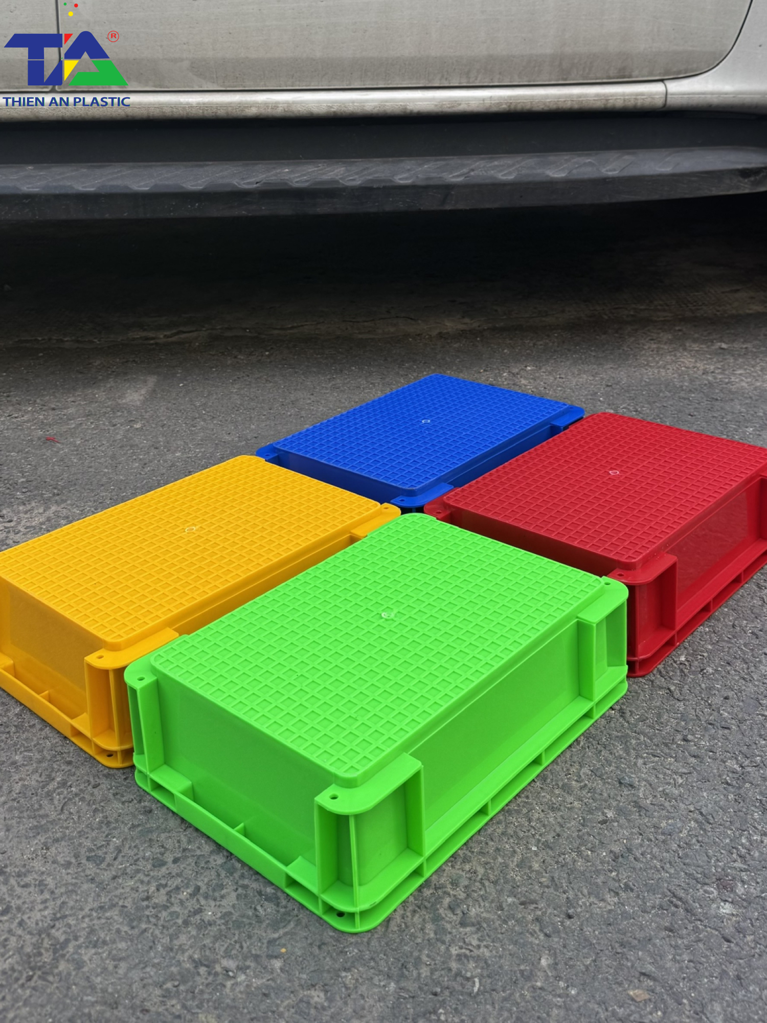 Thùng Nhựa Đặc B7 (KT: 370 x 280 x 125mm)