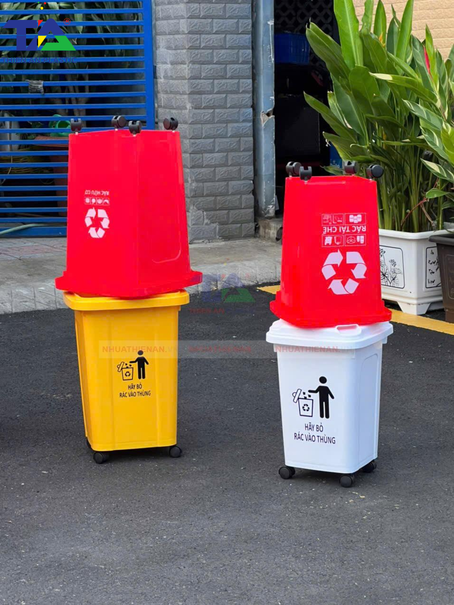 Thùng Rác Nhựa 30 Lít (KT: 380 x 350 x 520mm)